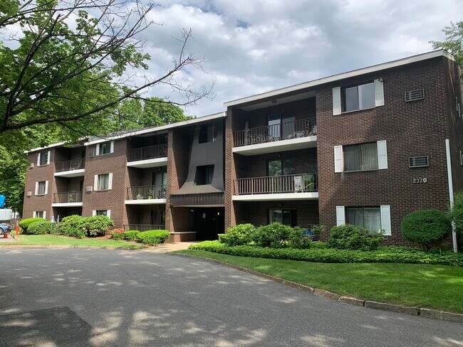 Foto del edificio - 2320 Commonwealth Ave