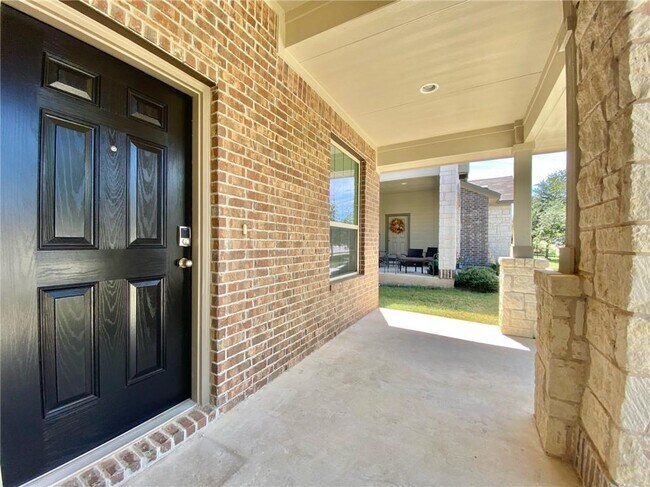 Building Photo - 532 Palmilla St