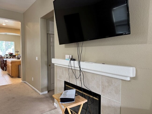 Building Photo - Three Bedroom Sycamore Ranch