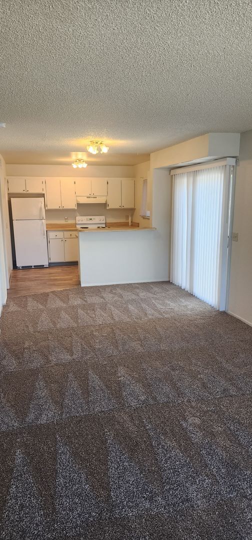Building Photo - 2 Bedroom town home in Sparks! Coming Soon!