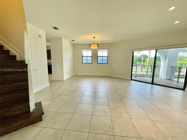 Foto del edificio - 10600 NW 88th St
