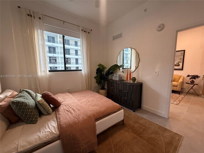 Foto del edificio - 2001 Van Buren St