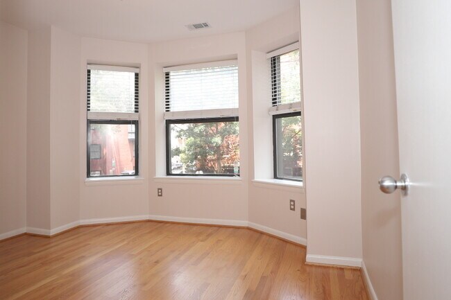 Foto del edificio - 2012 O St NW