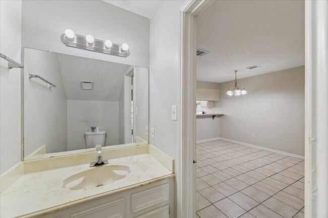 Building Photo - 2007 Country Village Blvd