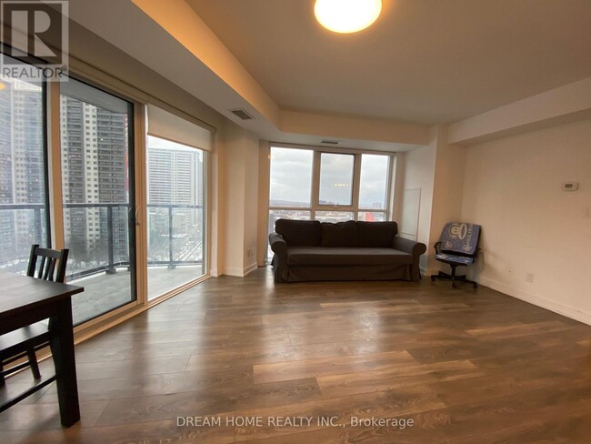 Building Photo - 159 Wellesley St E