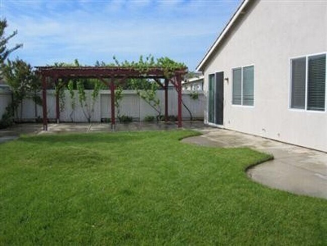 Foto del edificio - Beautiful Home!  4 bedrooms 2bath.