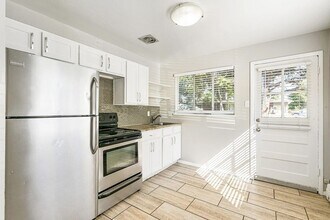 Building Photo - 1053 Ammons St