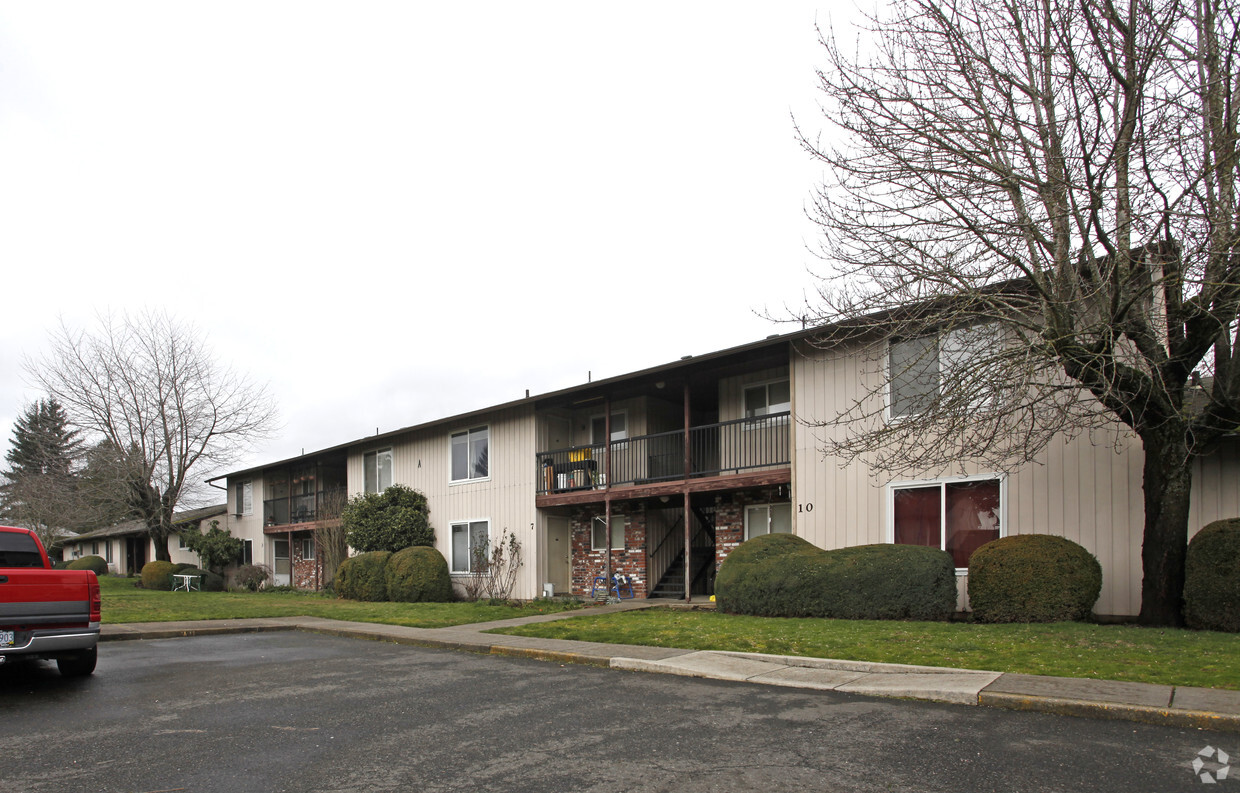 Building Photo - County Squire Apartments