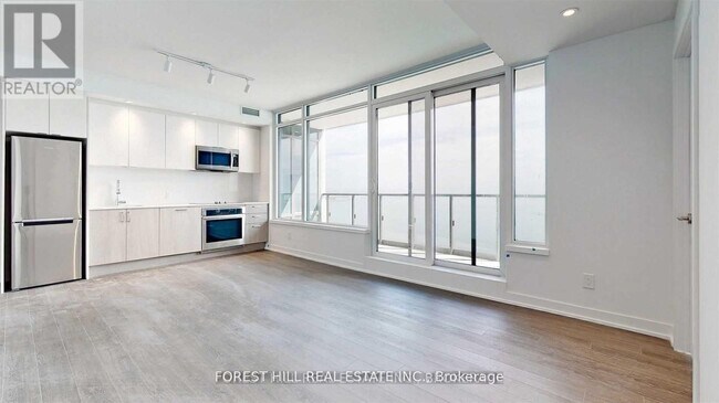 Photo du bâtiment - 1926 Lake Shore Blvd W