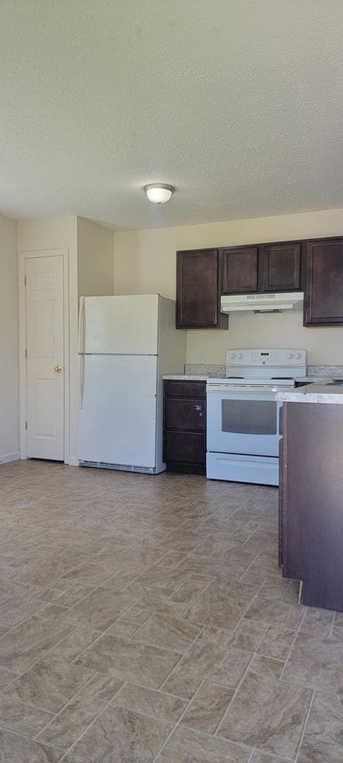 Building Photo - Popular 2 Bedroom, 2 Bath Duplex in Mt Ste...