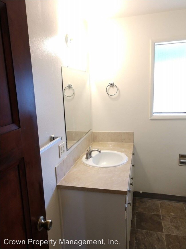 Foto del edificio - 4004-4030 Ward Dr NE