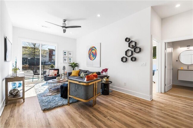 Foto del edificio - 1155 Custer Ave SE