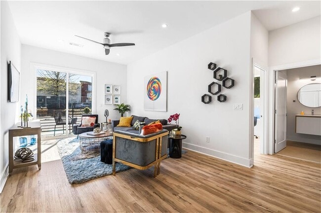 Building Photo - 1155 Custer Ave SE