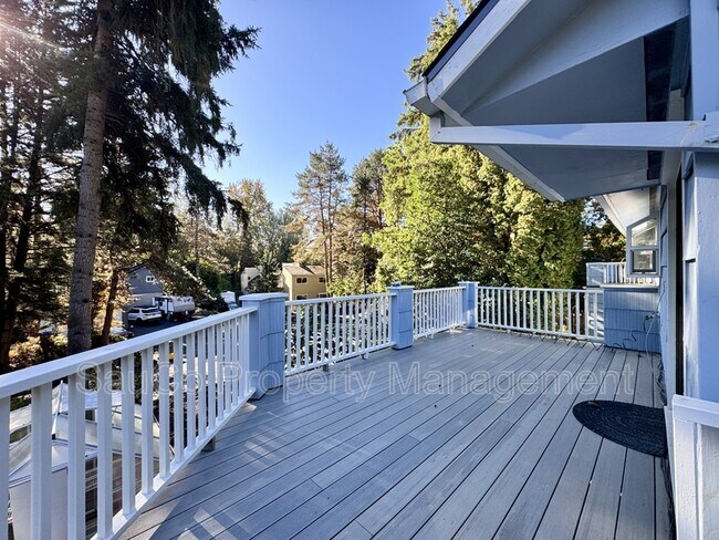 Building Photo - 4751 SW 53rd Ave