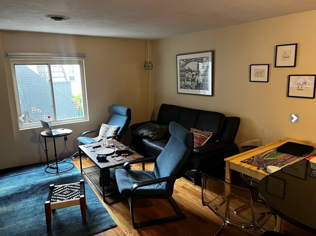 Foto del edificio - 323 Dorchester Ave