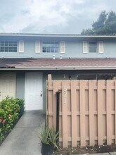 Building Photo - 521 Cypress Way W
