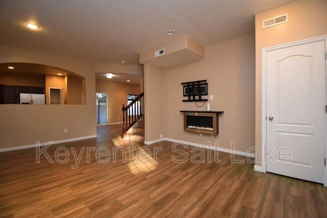 Building Photo - 6762 W Callery Ln