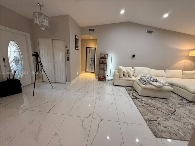 Foto del edificio - 20888 Sugarloaf Ln