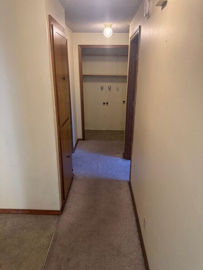 Foto del edificio - Harlow Neighborhood Duplex