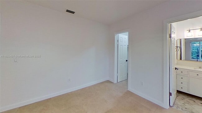 Foto del edificio - 3556 SW 26th St