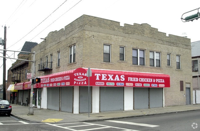 Building Photo - 378-384 Clinton Pl