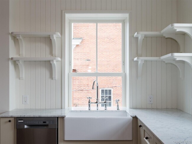 Foto del edificio - 702-704-704 Columbia St