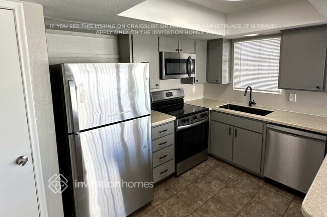 Foto del edificio - 3150 W Christy Dr