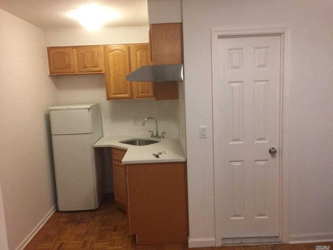 Foto principal - 46-29-46162 162nd St