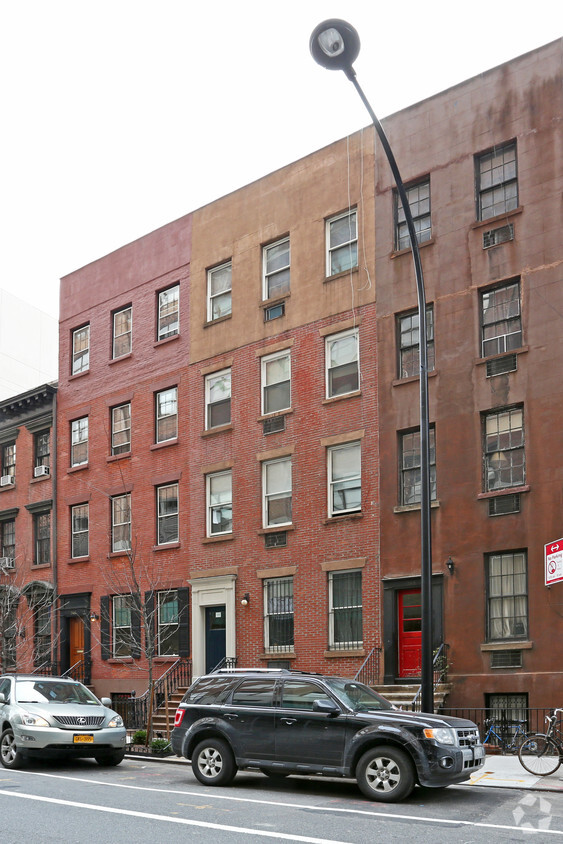Building Photo - 348 W 15th St