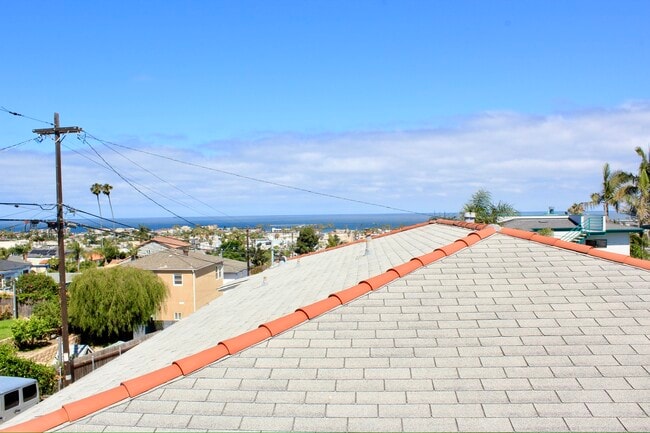 Building Photo - 4551 Santa Monica Ave