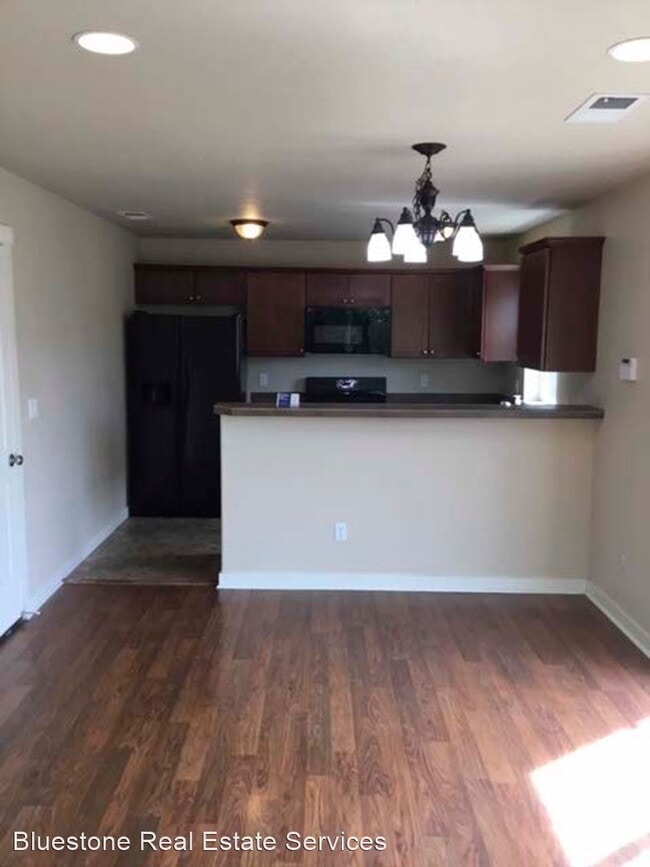 Building Photo - 3 br, 2.5 bath House - 783 NW 2nd Ave.