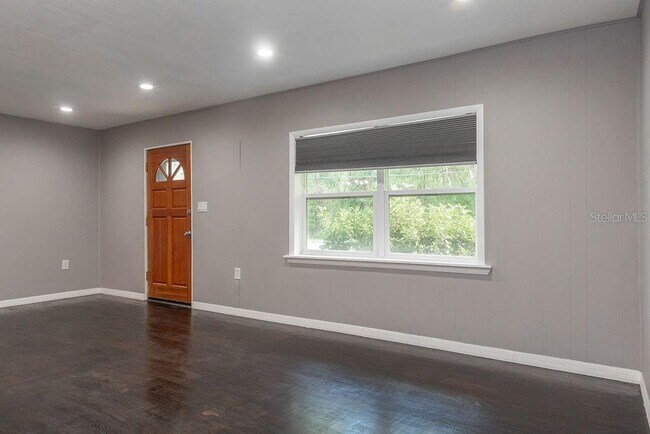 Foto del edificio - 1404 N Garfield Ave