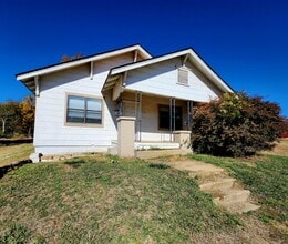 Building Photo - 916 Arlington St