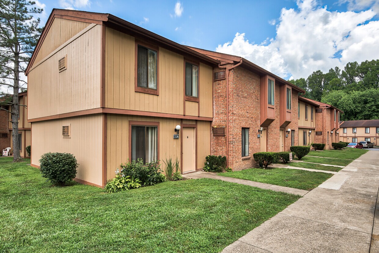 Primary Photo - Forrest Bluff Apartments