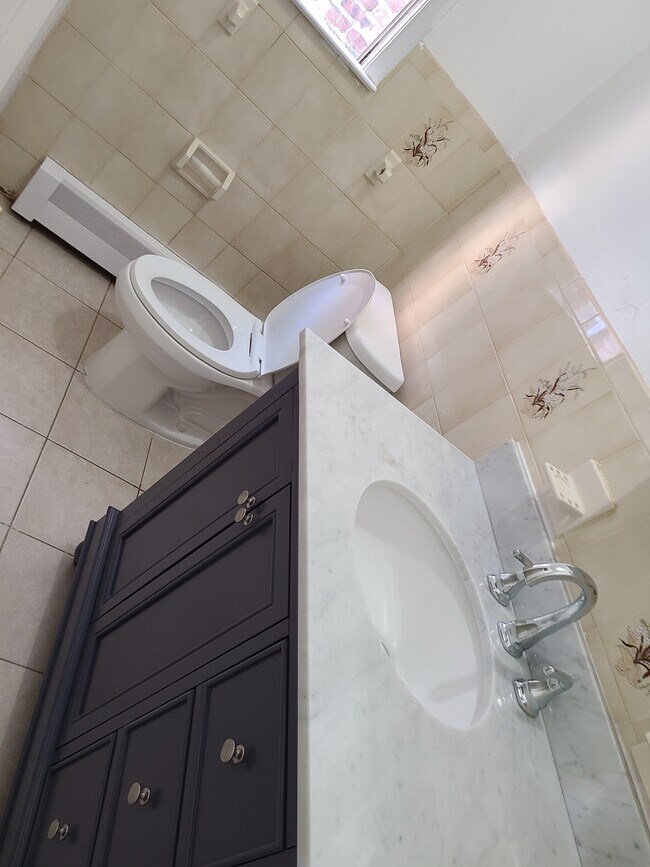 Foto del edificio - 150 New York Ave