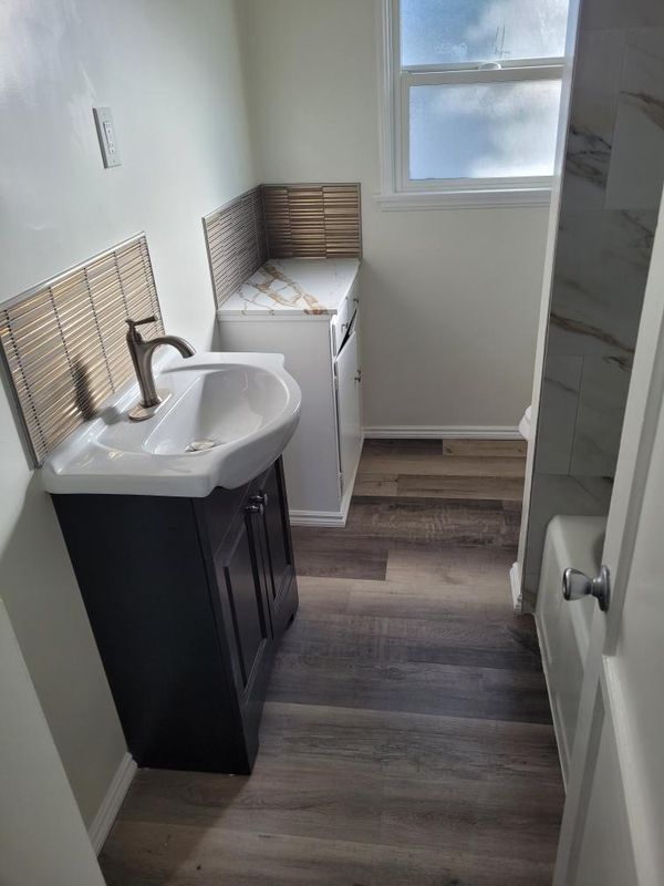 Foto del edificio - 966 Holly St