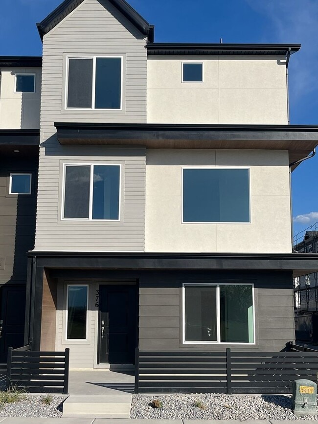 Building Photo - 376 S 1150 W