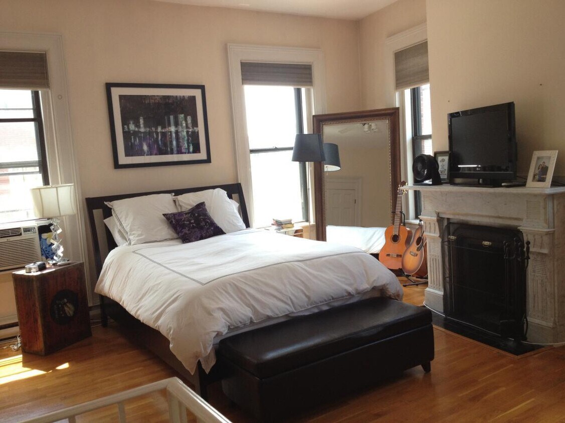 22 Monument Ave, Boston, MA 02129 22 Monument Ave Boston, MA