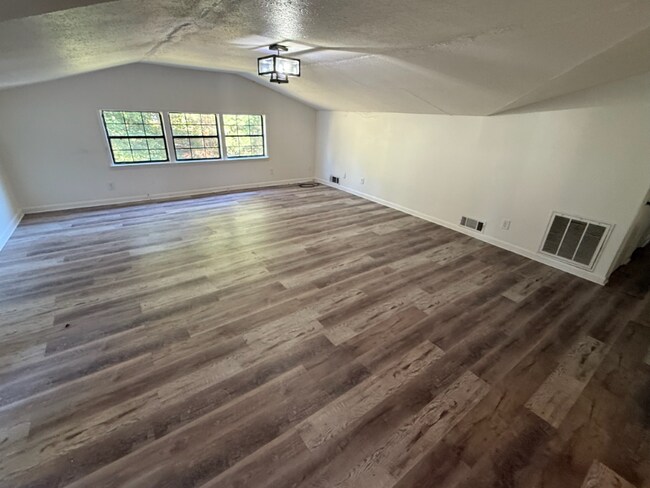 Foto del edificio - 6104 Pisgah Rd SW