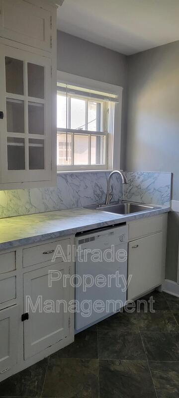Foto del edificio - 2421 Glenmary Ave