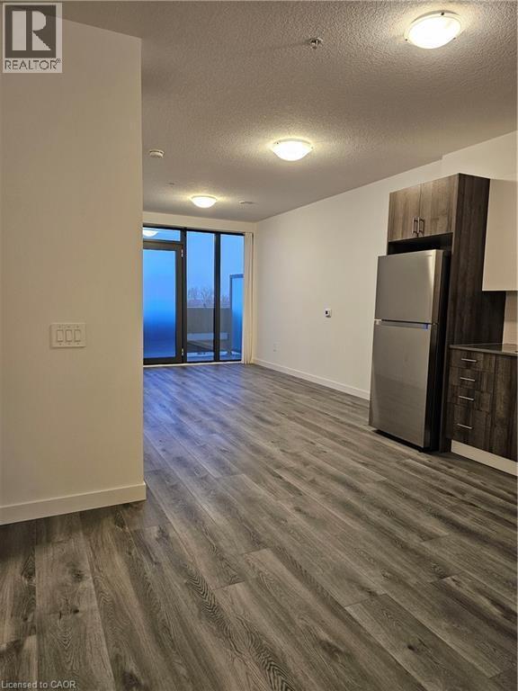 Photo du bâtiment - 1434 Highland Rd W