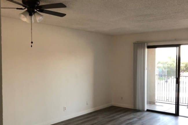 Building Photo - 1414 S Gramercy Pl