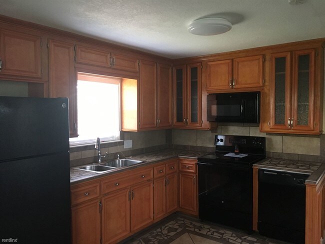 Building Photo - 3 br, 2.5 bath House - 908 Country View Dr