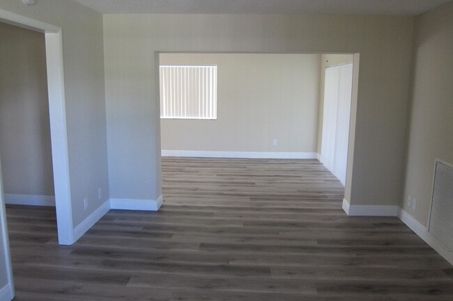 Building Photo - 941 Woodland Ave