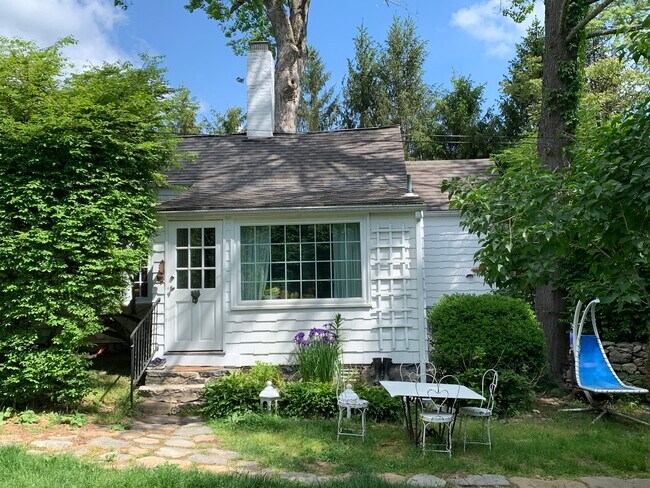 Foto del edificio - 1709 Newfield Ave