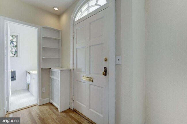Foto del edificio - 3973 Harrison St NW