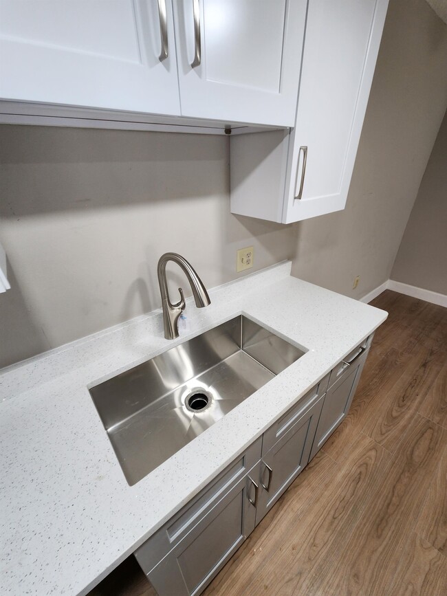 Photo - 5265 Vineland Rd Townhome