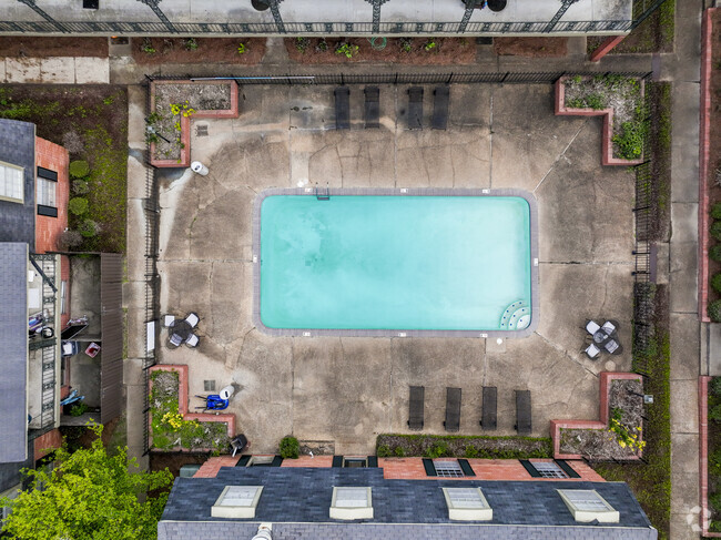 Building Photo - The Briars Apartments