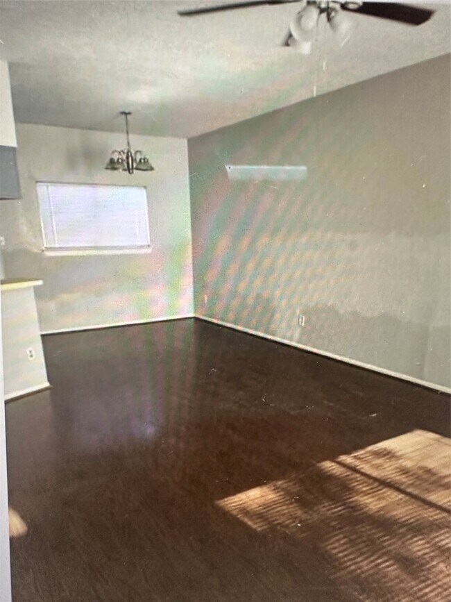 Foto del edificio - 13620 Rosewood St