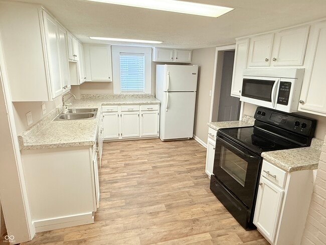 Foto del edificio - 337 S Green St